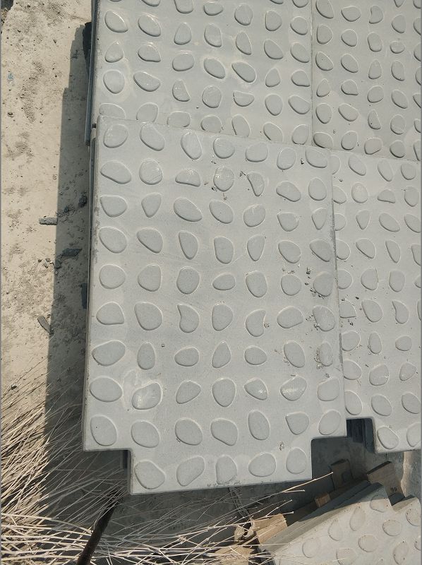 RPC電纜溝蓋板的修復(fù)